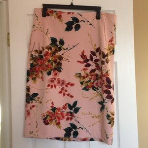 Perfect pencil skirt for spring!